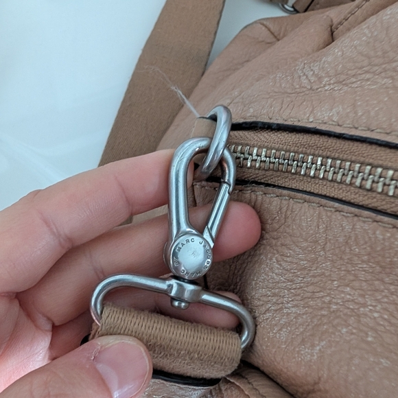 💚 Vintage 2010's Marc Jacobs Classic Q Fran Pebble Leather Crossbody Bag, Taupe - Picture 14 of 16